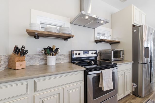 2140A Burns St, Nashville, TN 37216
