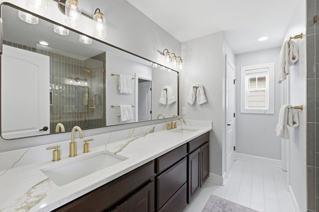 2140A Burns St, Nashville, TN 37216