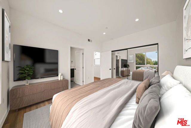 8664 Cadillac Avenue, Los Angeles, CA 90034