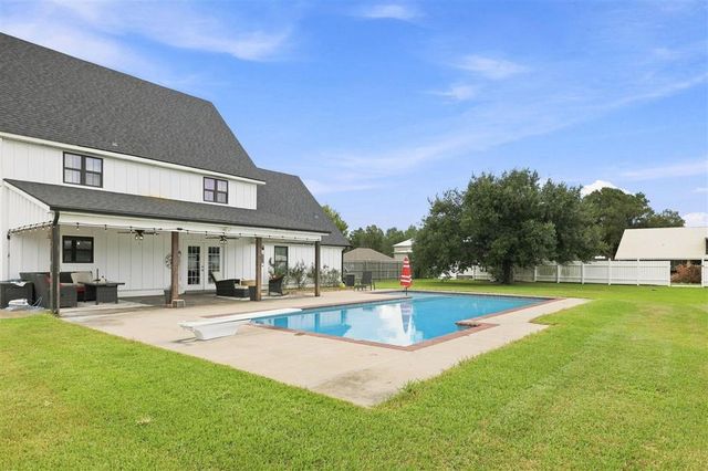 903 N Prairie View Drive, Lake Charles, LA 70605