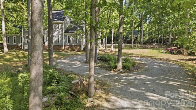 11103 Idlewild Road, Matthews, NC 28105
