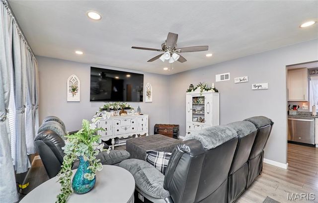 525 Mullanphy Road, Florissant, MO 63031