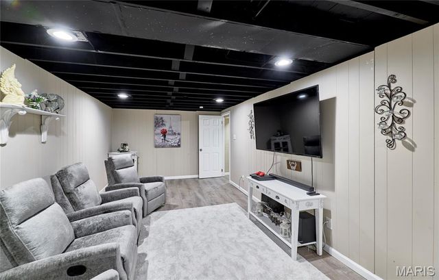 525 Mullanphy Road, Florissant, MO 63031