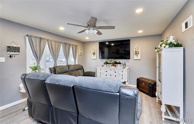 525 Mullanphy Road, Florissant, MO 63031