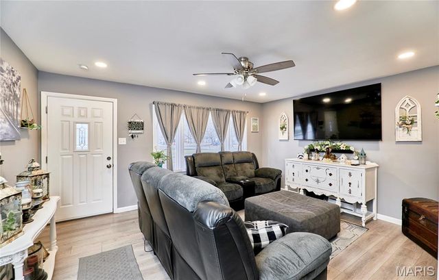 525 Mullanphy Road, Florissant, MO 63031