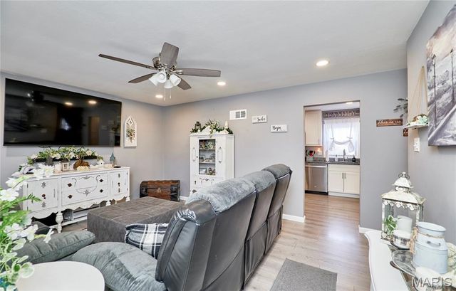 525 Mullanphy Road, Florissant, MO 63031