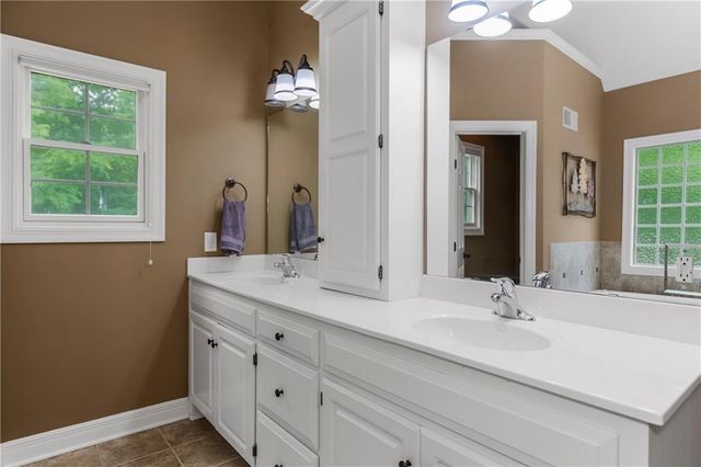 14615 Whippoorwill Lane, Greenwood, MO 64034