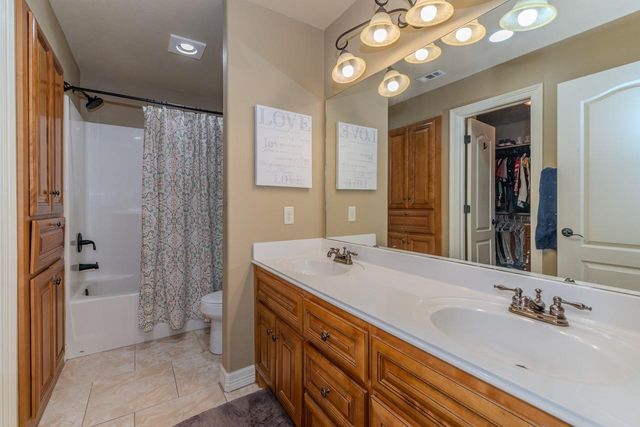 5720 Sunbird Lane, Beaumont, TX 77708
