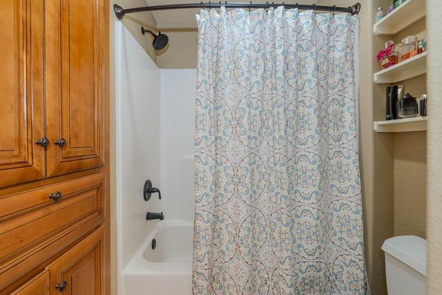 5720 Sunbird Lane, Beaumont, TX 77708