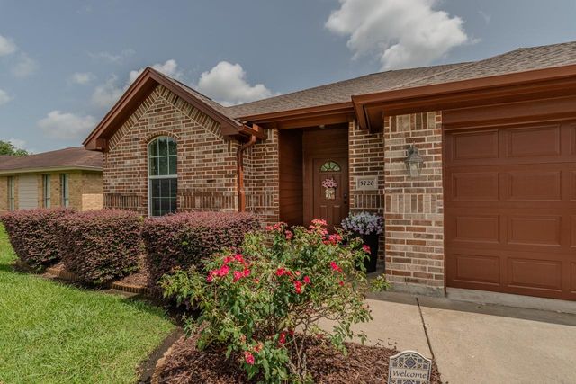 5720 Sunbird Lane, Beaumont, TX 77708