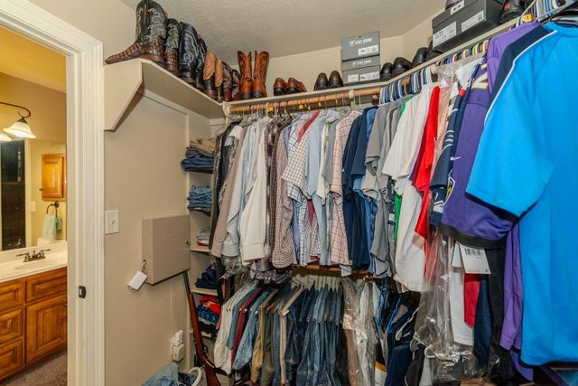 5720 Sunbird Lane, Beaumont, TX 77708