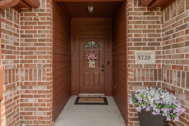 5720 Sunbird Lane, Beaumont, TX 77708