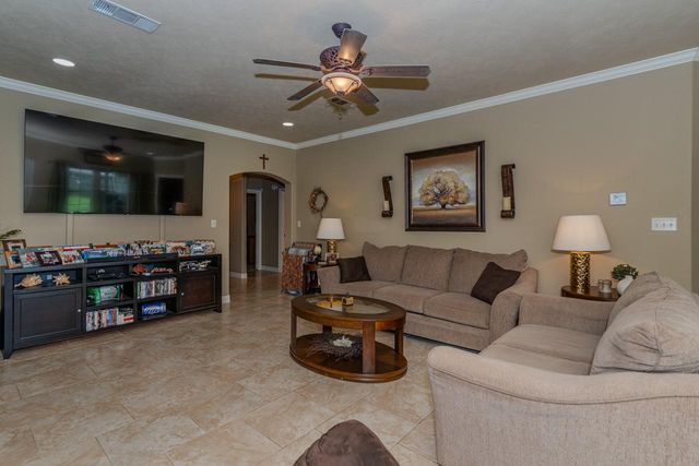5720 Sunbird Lane, Beaumont, TX 77708