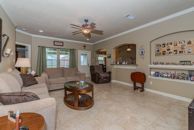 5720 Sunbird Lane, Beaumont, TX 77708