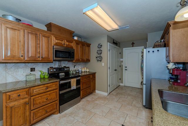 5720 Sunbird Lane, Beaumont, TX 77708