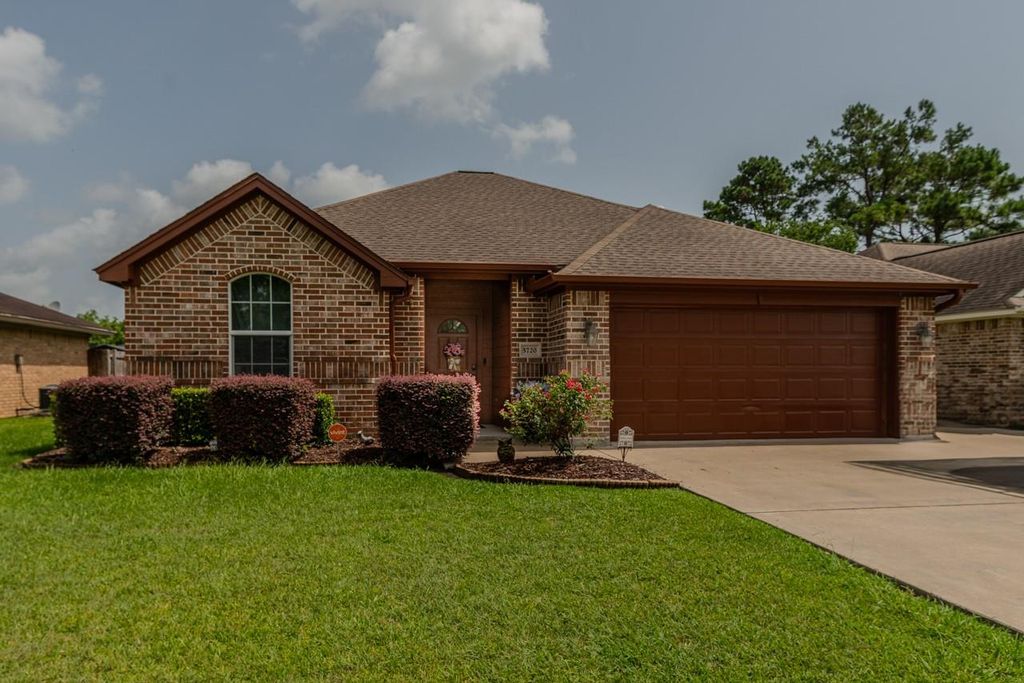 5720 Sunbird Lane, Beaumont, TX 77708