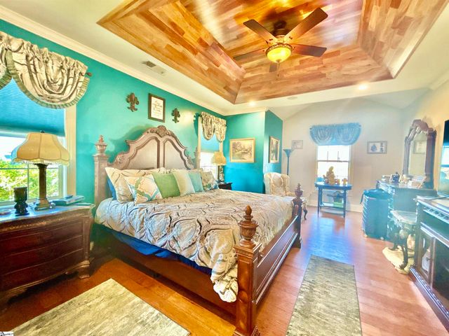 402 Meadowcroft Lane, Simpsonville, SC 29681