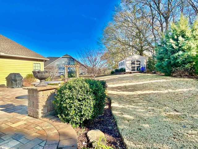 402 Meadowcroft Lane, Simpsonville, SC 29681