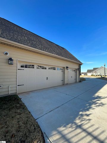 402 Meadowcroft Lane, Simpsonville, SC 29681