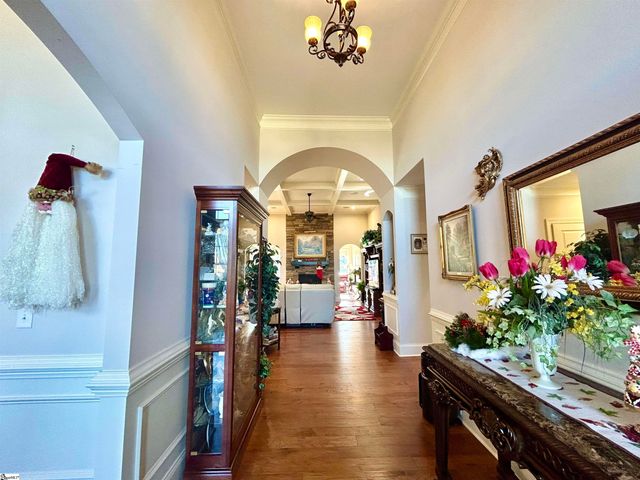 402 Meadowcroft Lane, Simpsonville, SC 29681