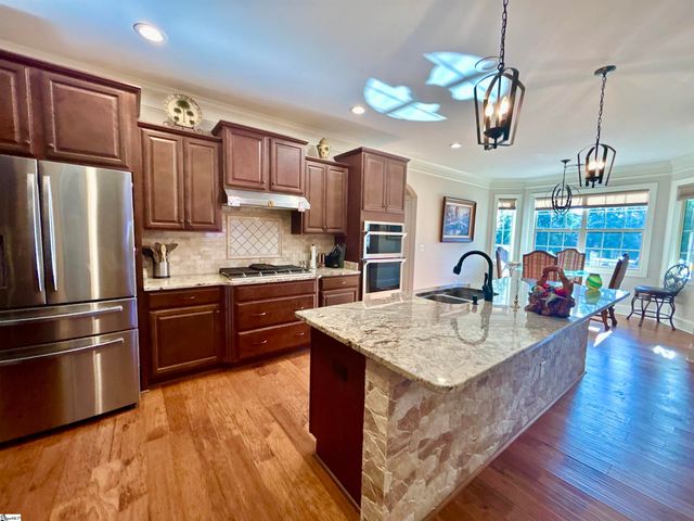 402 Meadowcroft Lane, Simpsonville, SC 29681