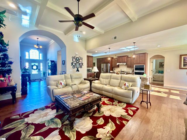 402 Meadowcroft Lane, Simpsonville, SC 29681