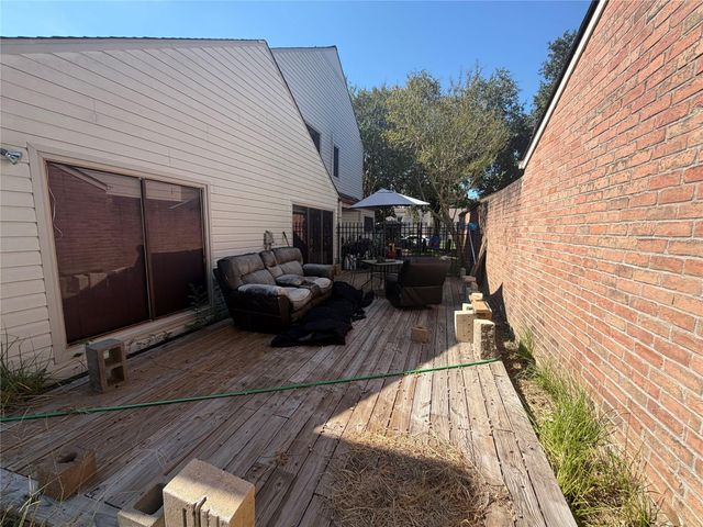 17206 E Sugar Meadow Drive, Houston, TX 77090