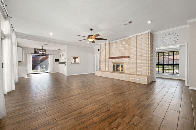 303 Narcissus Street, Lake Jackson, TX 77566