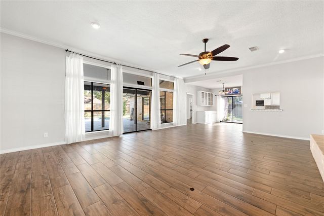 303 Narcissus Street, Lake Jackson, TX 77566