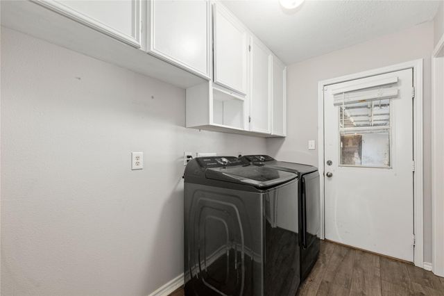 303 Narcissus Street, Lake Jackson, TX 77566