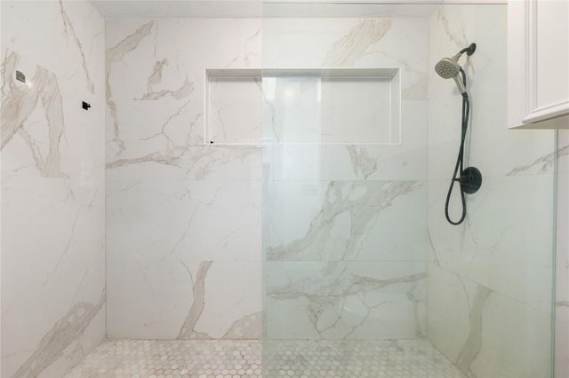 303 Narcissus Street, Lake Jackson, TX 77566