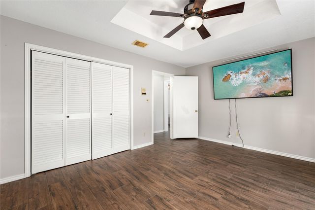 303 Narcissus Street, Lake Jackson, TX 77566