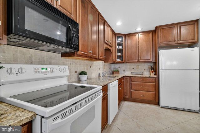 17-B GEORGE WASHINGTON DR, Monroe Township, NJ 08831