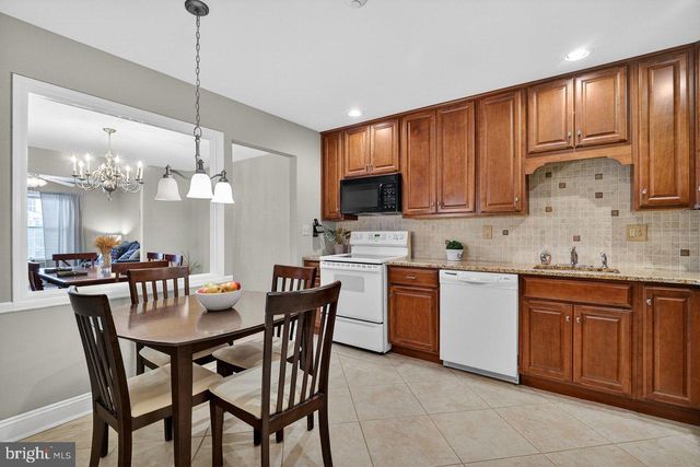 17-B GEORGE WASHINGTON DR, Monroe Township, NJ 08831