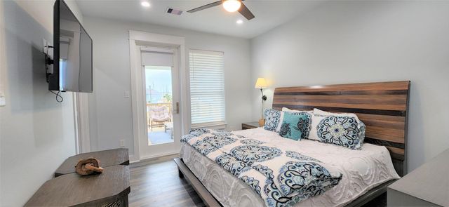 25010 San Simeon Ct, Galveston, TX 77554