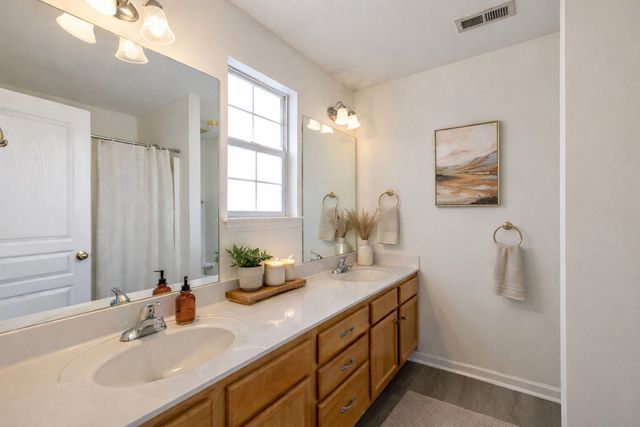 219 Northcrest Commons Cir, Nashville, TN 37211