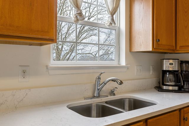 219 Northcrest Commons Cir, Nashville, TN 37211