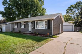 1209 MEADOW LANE Drive, Bettendorf, IA 52722