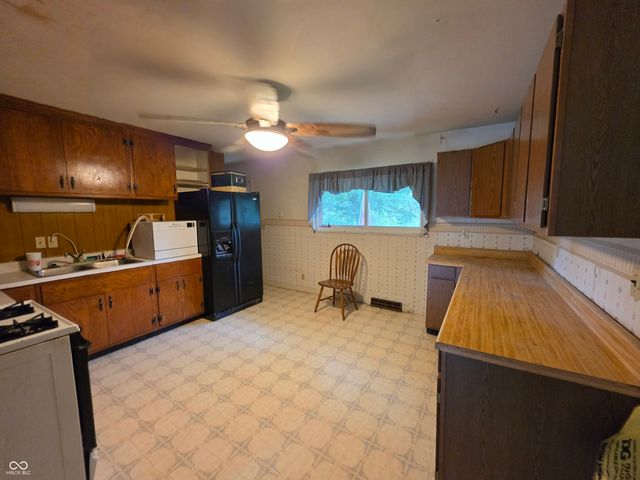 2403 Bramble Way, Anderson, IN 46011