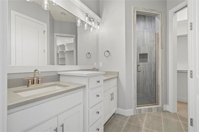 17378 S Raintree Drive Bldg J Unit 37, Olathe, KS 66062