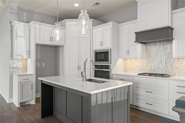 17378 S Raintree Drive Bldg J Unit 37, Olathe, KS 66062