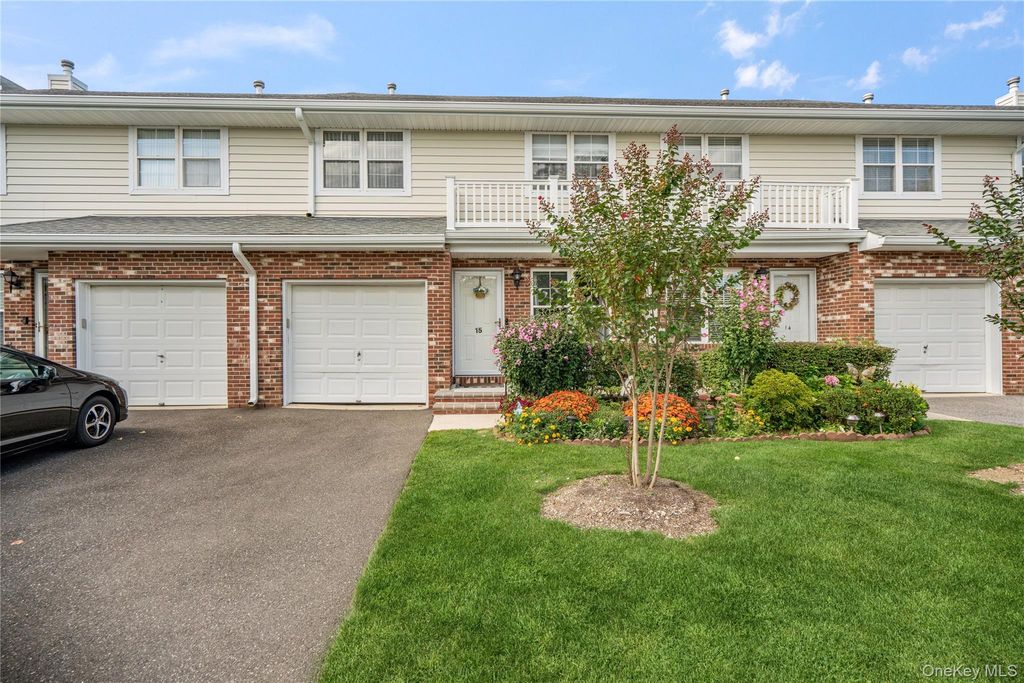 15 Springfield Circle, Central Islip, NY 11722 — exterior
