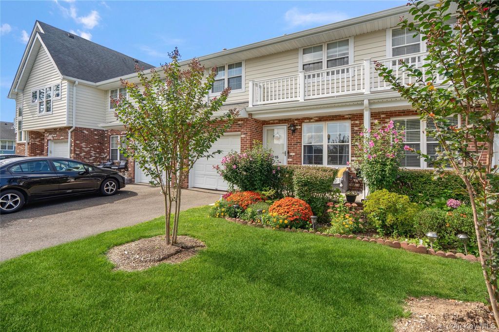15 Springfield Circle, Central Islip, NY 11722 — photo 2