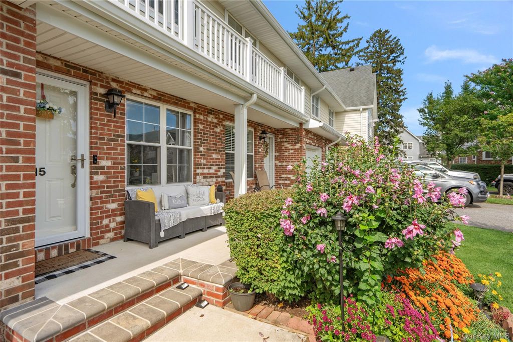 15 Springfield Circle, Central Islip, NY 11722 — photo 3
