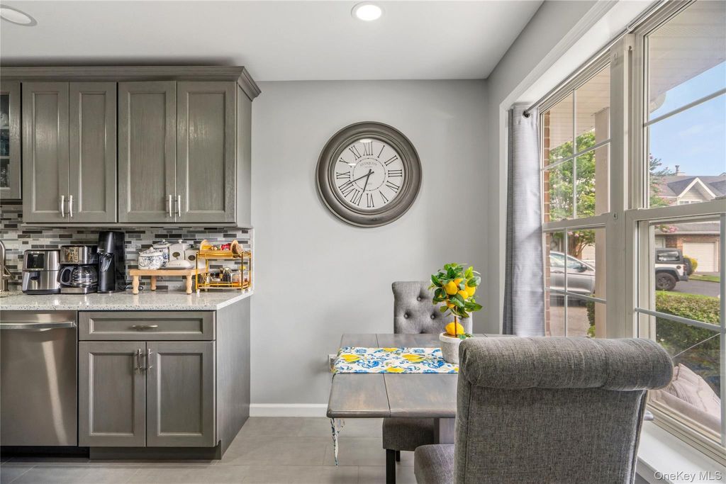 15 Springfield Circle, Central Islip, NY 11722 — photo 5