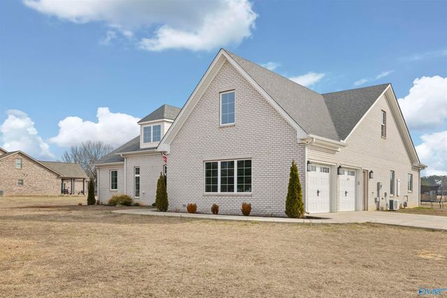 6218 Norris Mill Road, Hartselle, AL 35640