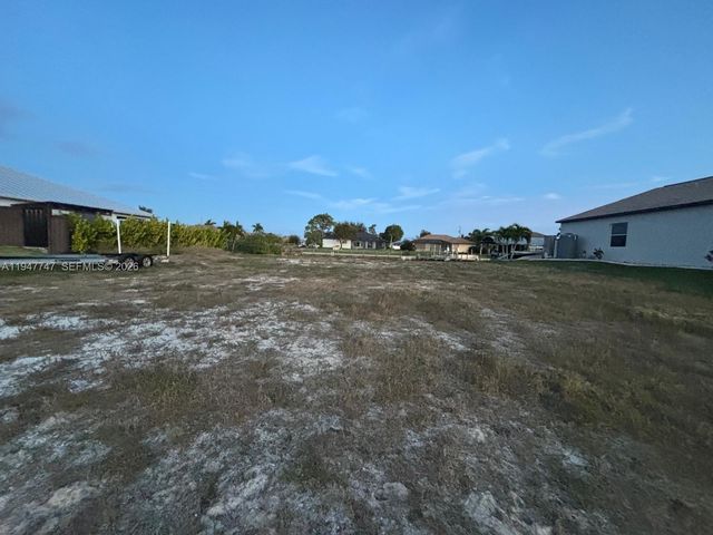 417 NW 38th Ave, Cape Coral, FL 33993