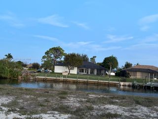 417 NW 38th Ave, Cape Coral, FL 33993