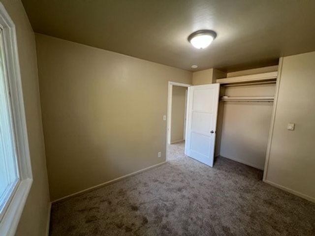 138 N Rainier Avenue, Bremerton, WA 98312