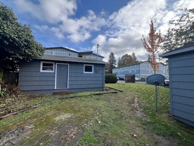138 N Rainier Avenue, Bremerton, WA 98312